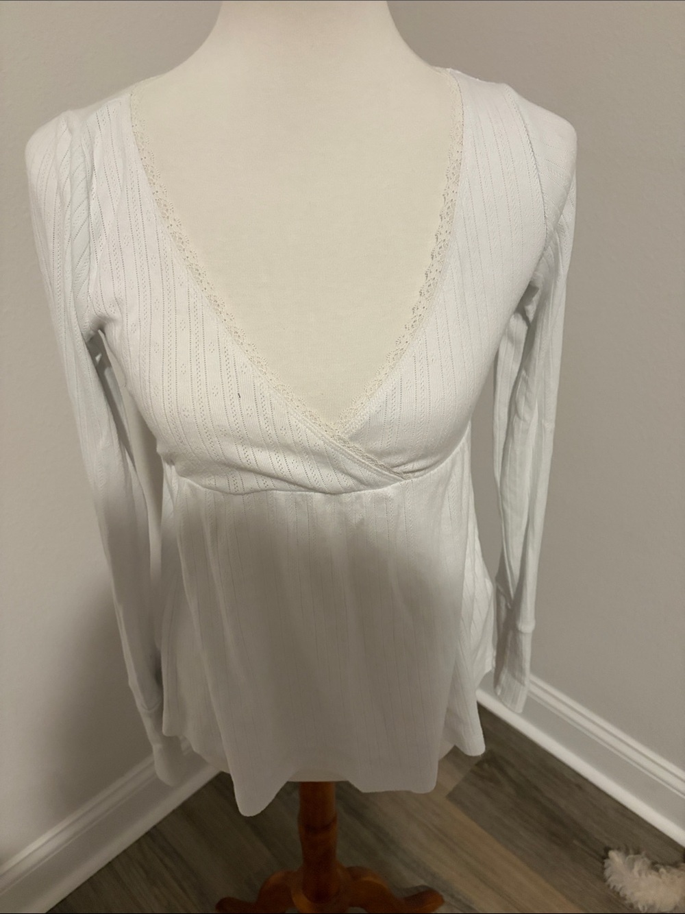 Hollister White Ribbed Long-Sleeve V-Neck Top with Lace Trim